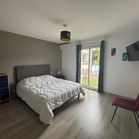 Maison Familiale A Avec Piscine Et Parking - Fr-1-319-617 * Biscarrosse