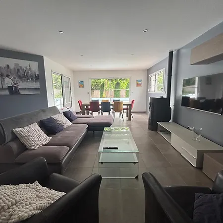 Maison Familiale A Avec Piscine Et Parking - Fr-1-319-617 Feriehus *